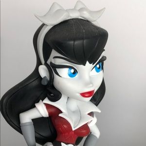 Meet your Posher, Claudia